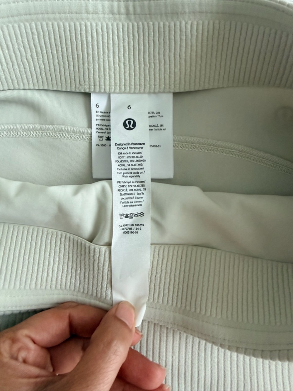 lululemon athletica Off-White/Cream Ribbed High-Waist Lounge Shorts Size 6 - Picture 4 of 8